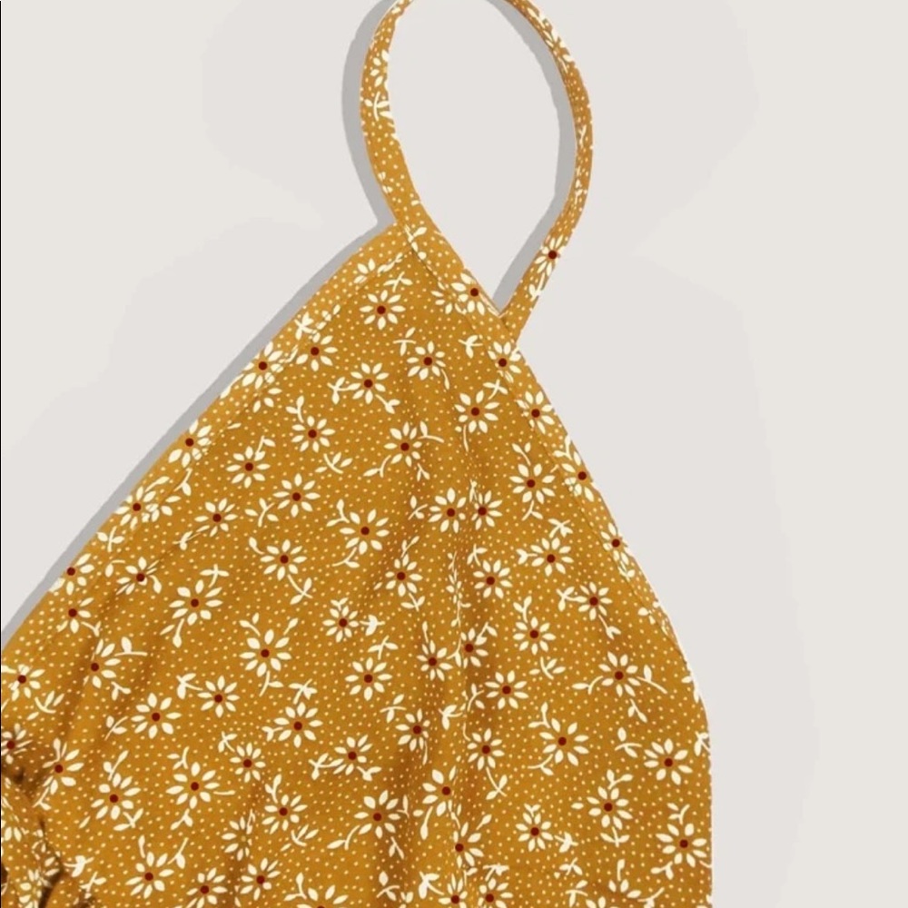 Spaghetti strap flowy tank top. 1X or XL. Very cute with black skinny jeans - Picture 3 of 4